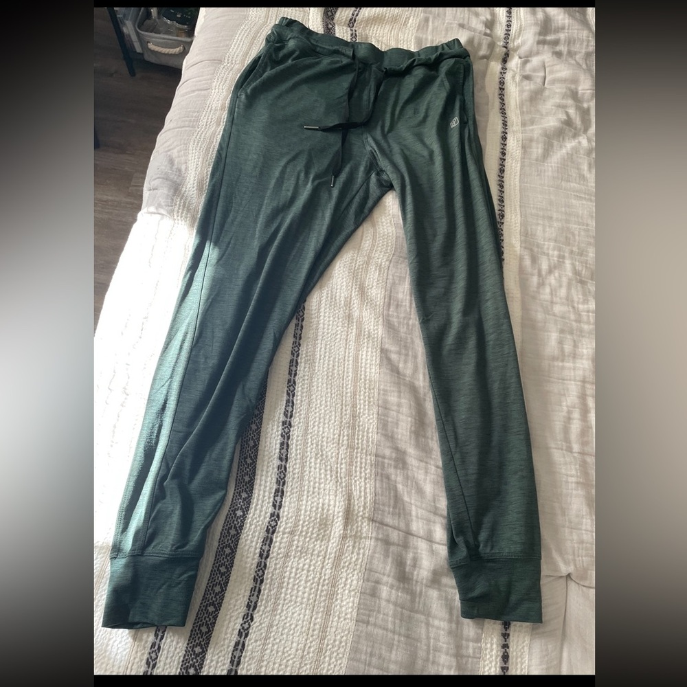 Born primitive joggers